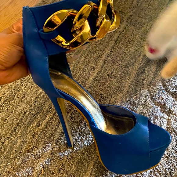 Platform ankle strapped heels - Picture 4 of 5